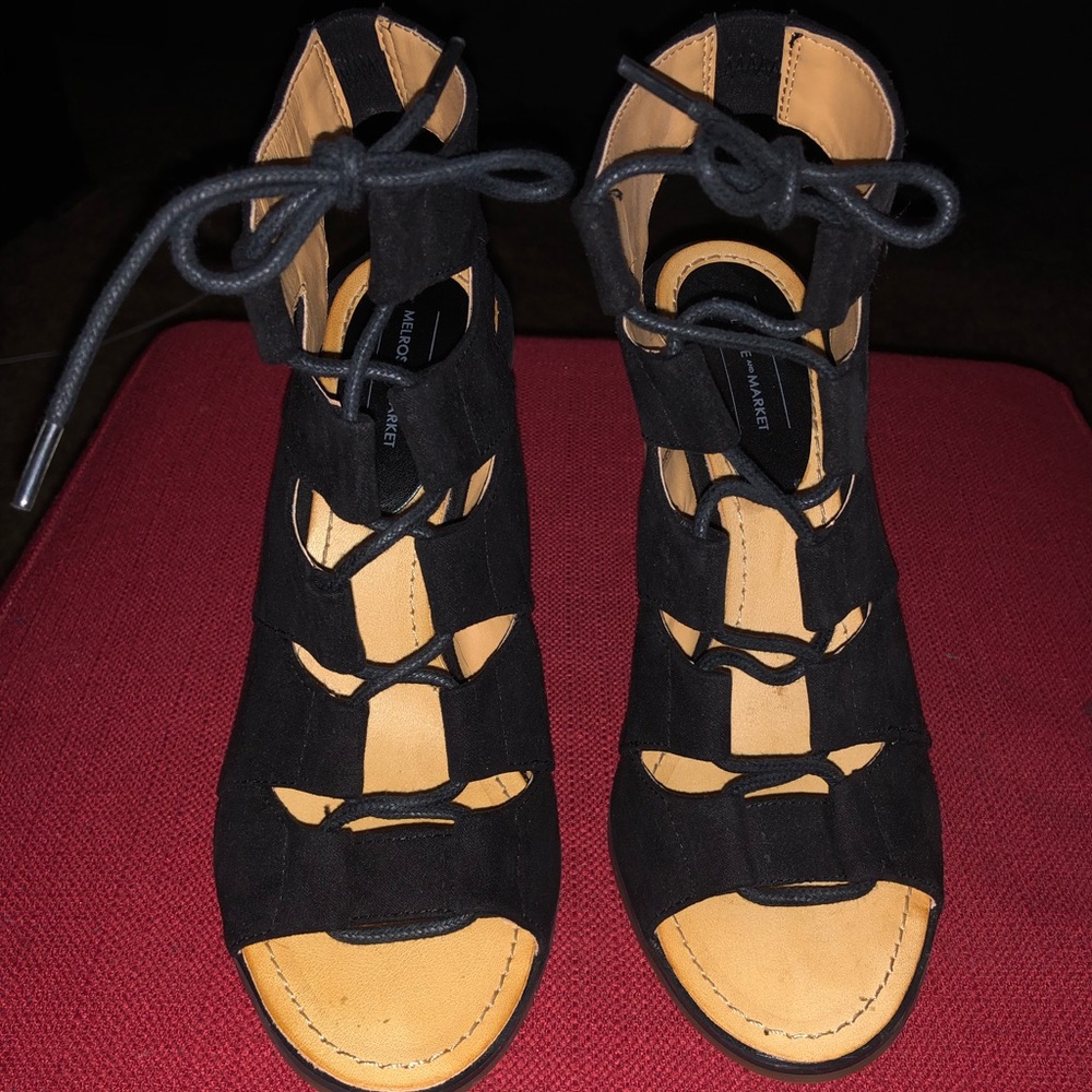 Heels - Picture 2 of 5